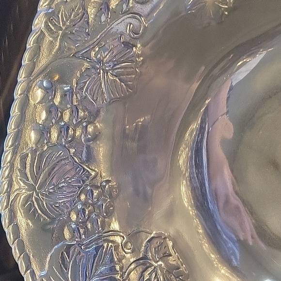 Silver Lenox Salad Bowl,Heavy,grapevine pattern.Stunning,never used! - Picture 3 of 4